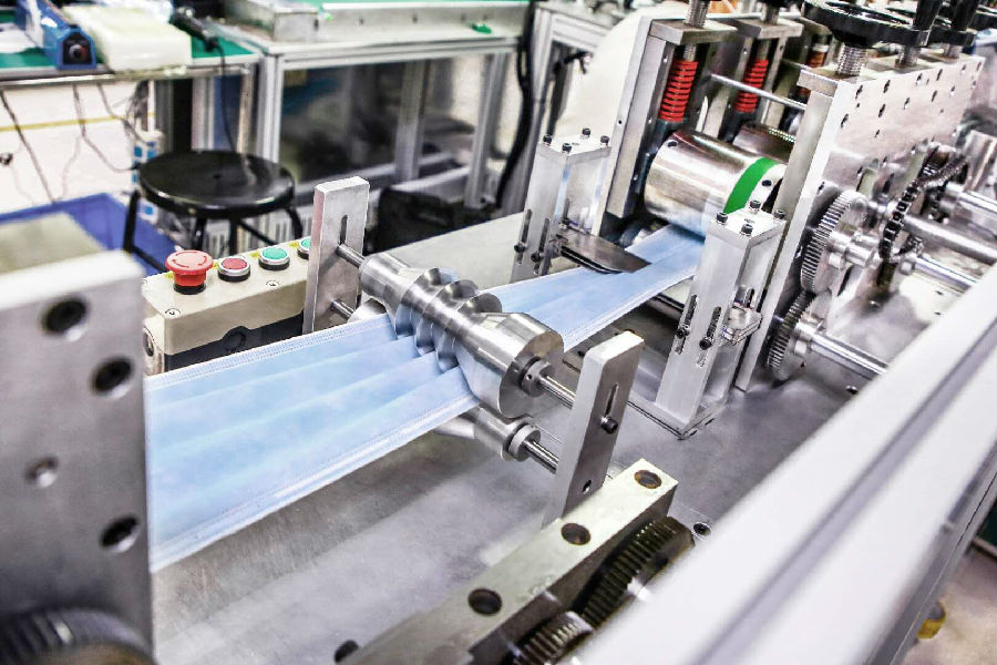 比亚迪建成全球最大量产口罩工厂